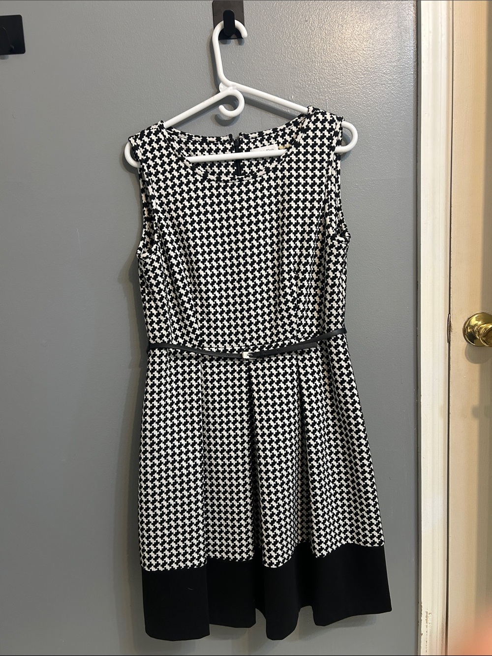 Calvin Klein Black and White Houndstooth Sleeveless Fit-and-Flare Dress